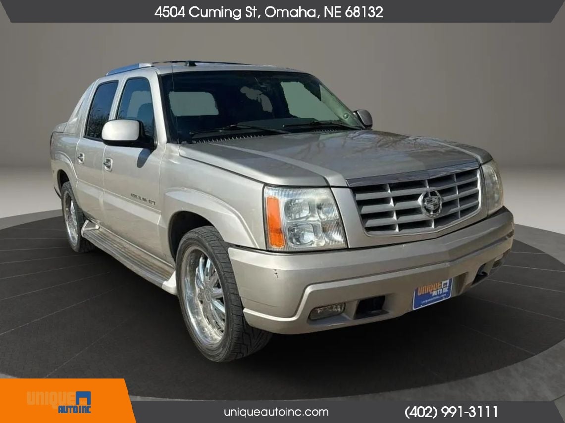 2005 Cadillac Escalade EXT Base in Quicksilver — front three-quarter view